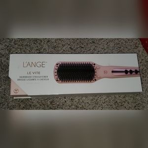 Lange hairbrush straightener